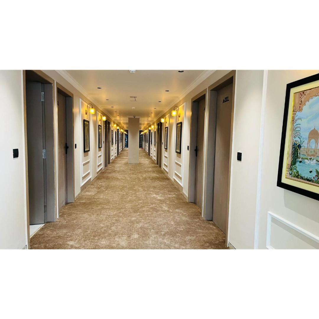 Hotel Royal Town Ahmedabad Eksteriør bilde
