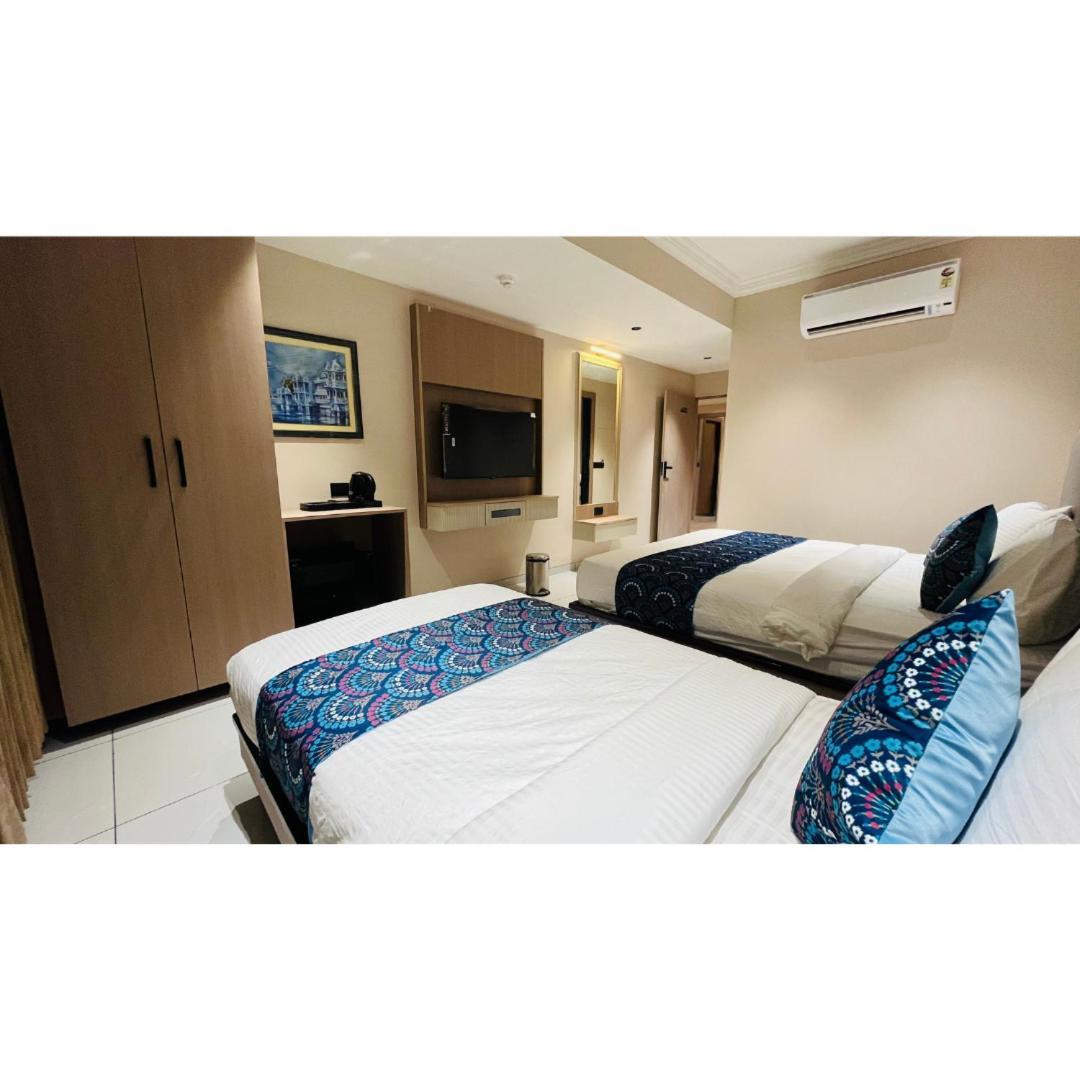 Hotel Royal Town Ahmedabad Eksteriør bilde