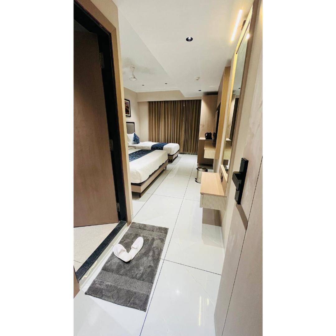Hotel Royal Town Ahmedabad Eksteriør bilde