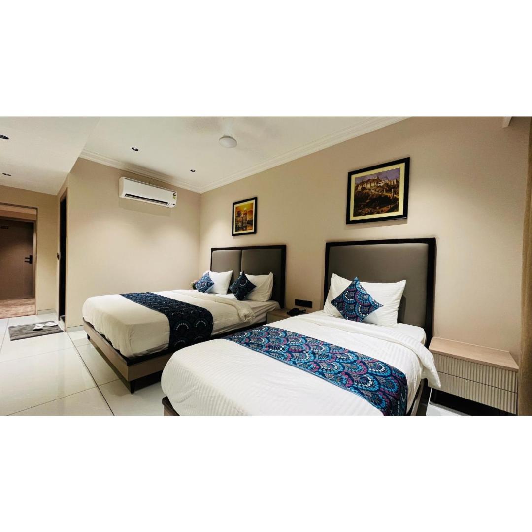 Hotel Royal Town Ahmedabad Eksteriør bilde
