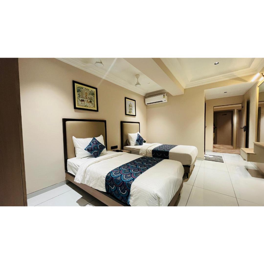 Hotel Royal Town Ahmedabad Eksteriør bilde