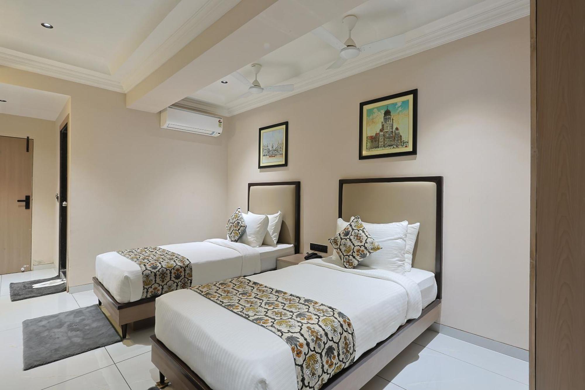 Hotel Royal Town Ahmedabad Eksteriør bilde