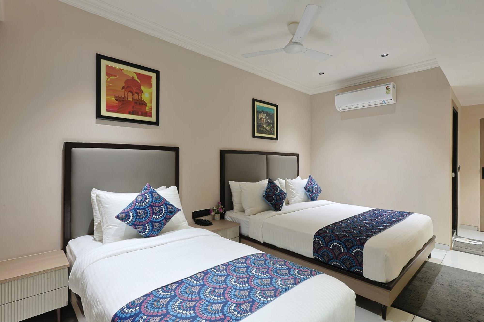 Hotel Royal Town Ahmedabad Eksteriør bilde
