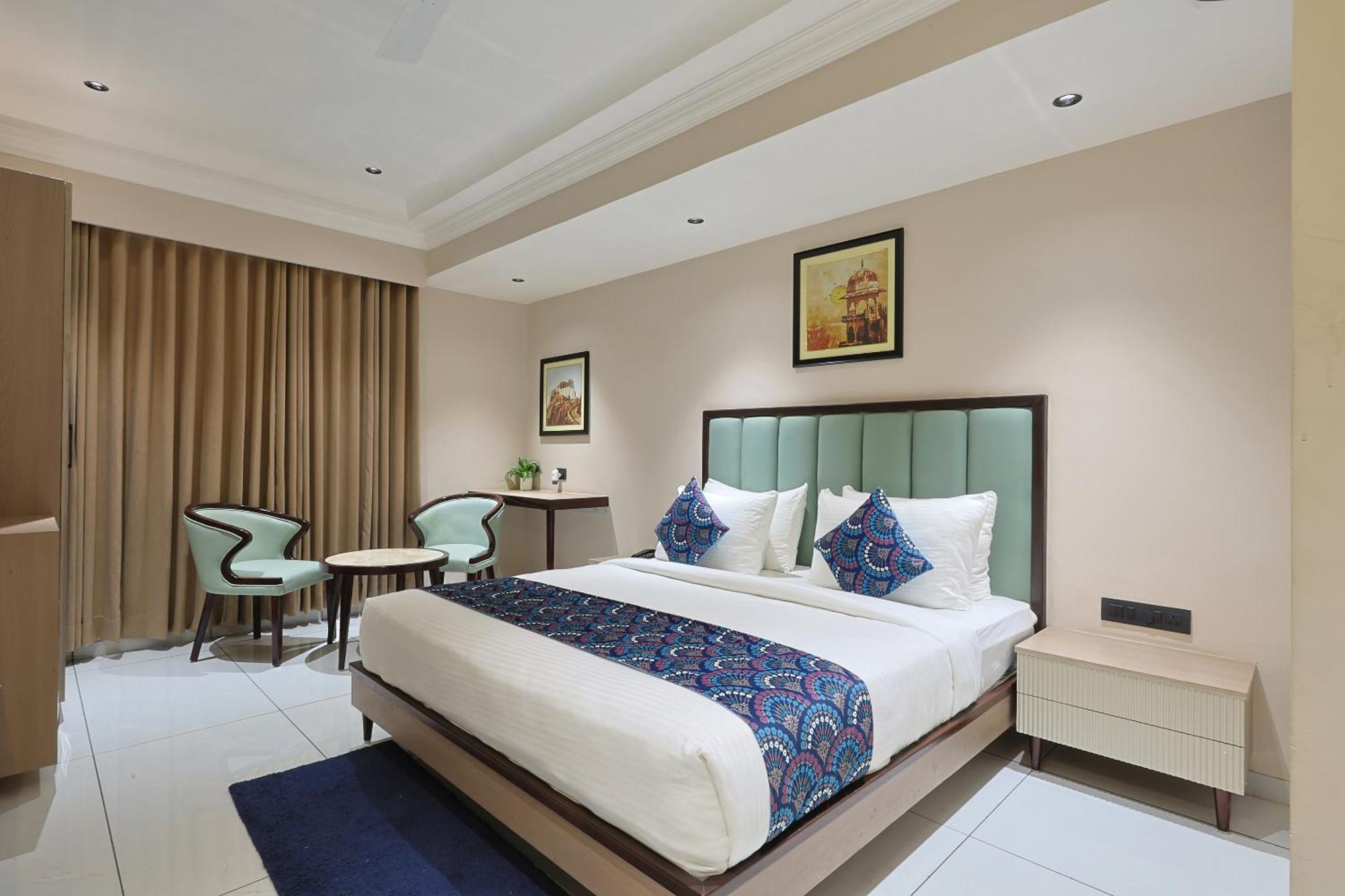 Hotel Royal Town Ahmedabad Eksteriør bilde